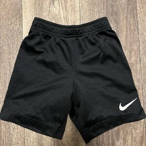 Nike Kids Black Athletic Shorts Boys 4-5y
